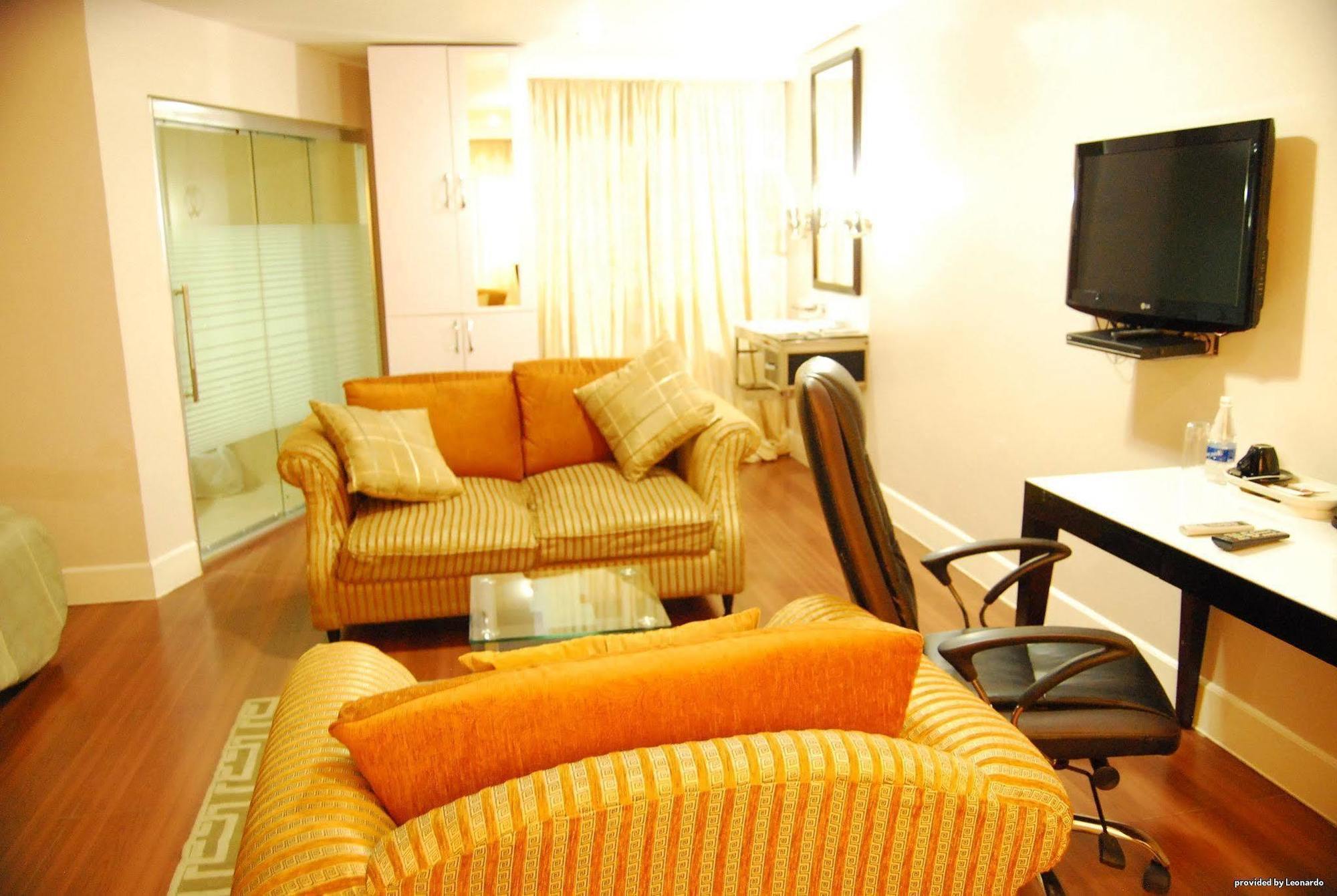 BW Starfire Hotel Ikeja Exterior photo