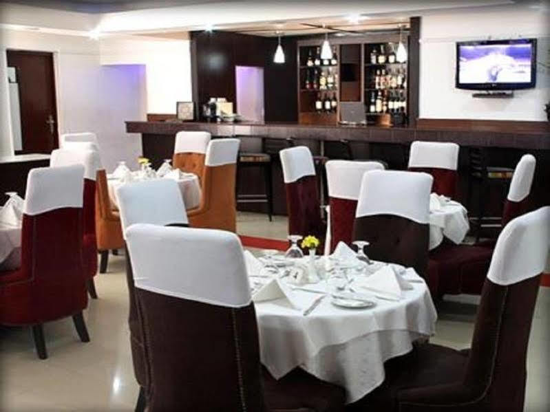 BW Starfire Hotel Ikeja Exterior photo