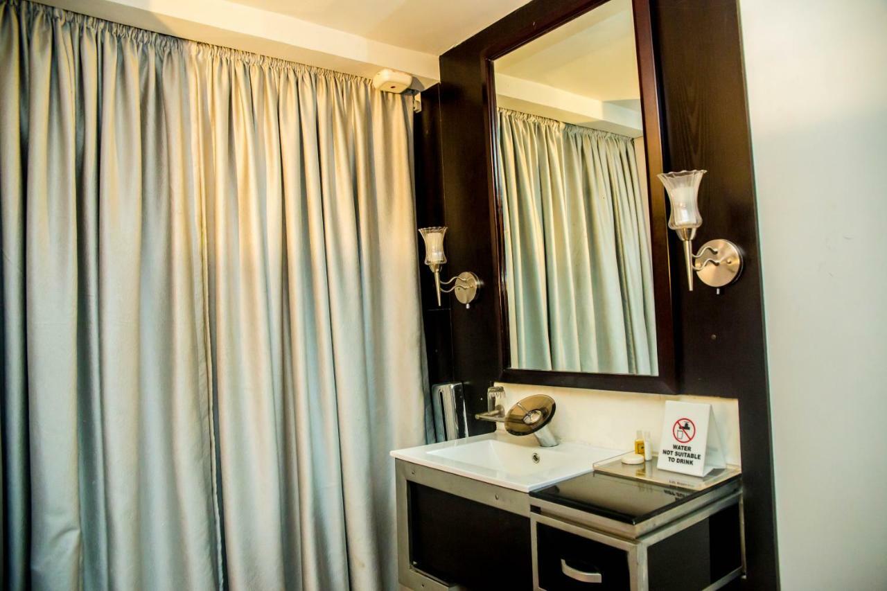 BW Starfire Hotel Ikeja Exterior photo