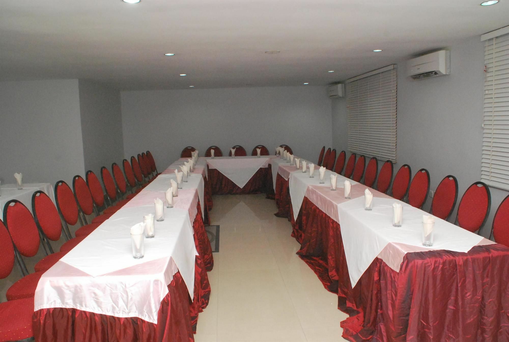 BW Starfire Hotel Ikeja Exterior photo