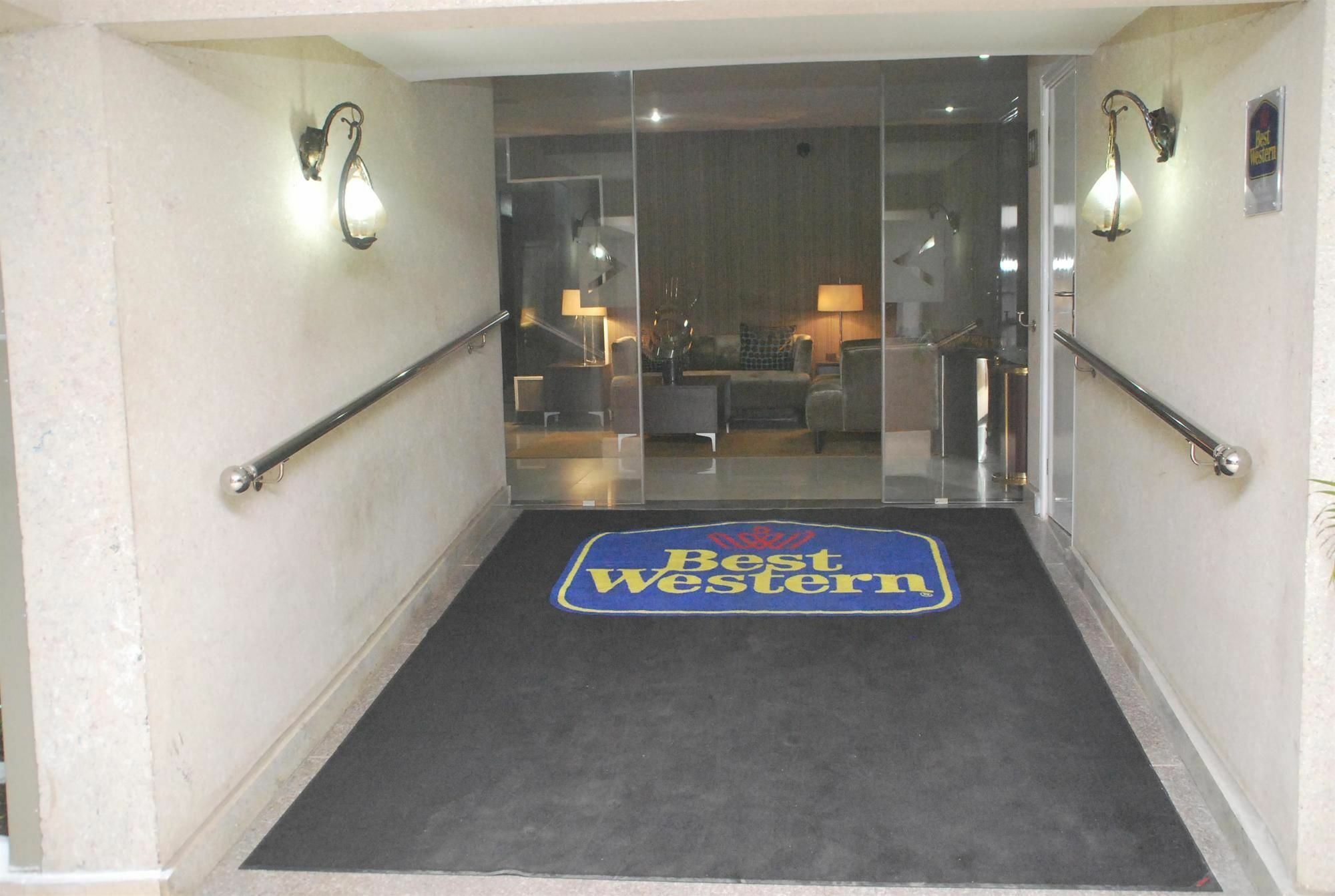 BW Starfire Hotel Ikeja Exterior photo