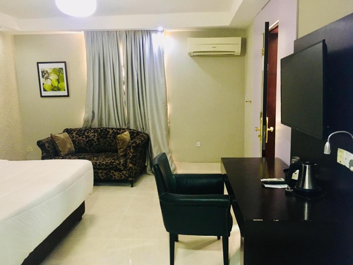 BW Starfire Hotel Ikeja Exterior photo