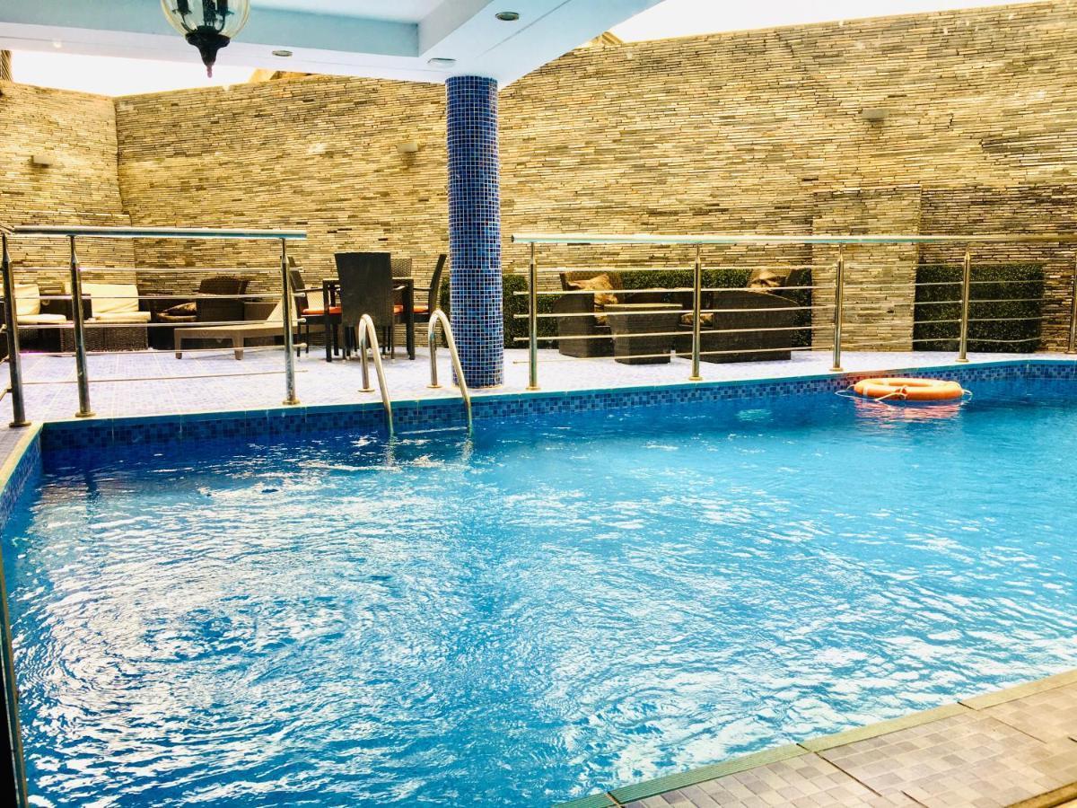 BW Starfire Hotel Ikeja Exterior photo